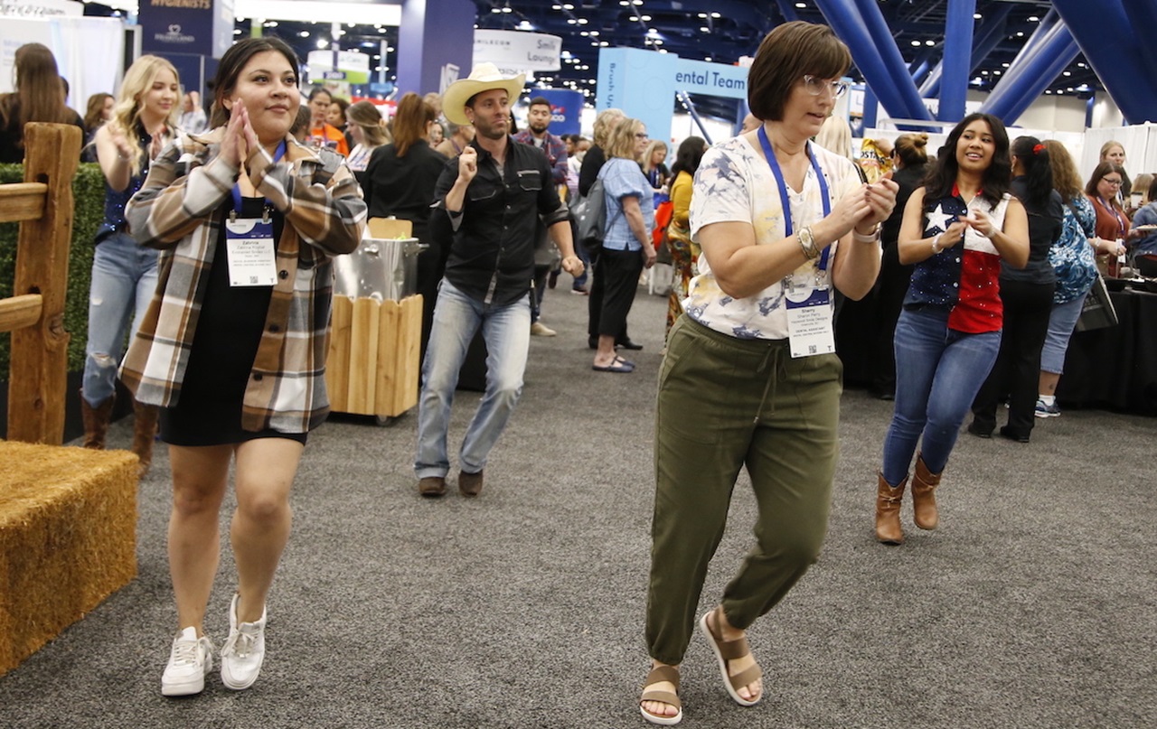 Dental Central to offer hubs for learning, fun at SmileCon American